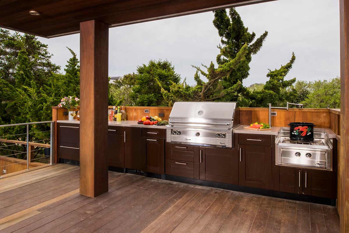 outdoor kitchen on wood deck