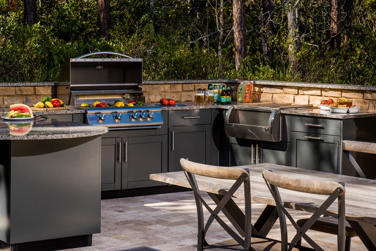 outdoor kitchen