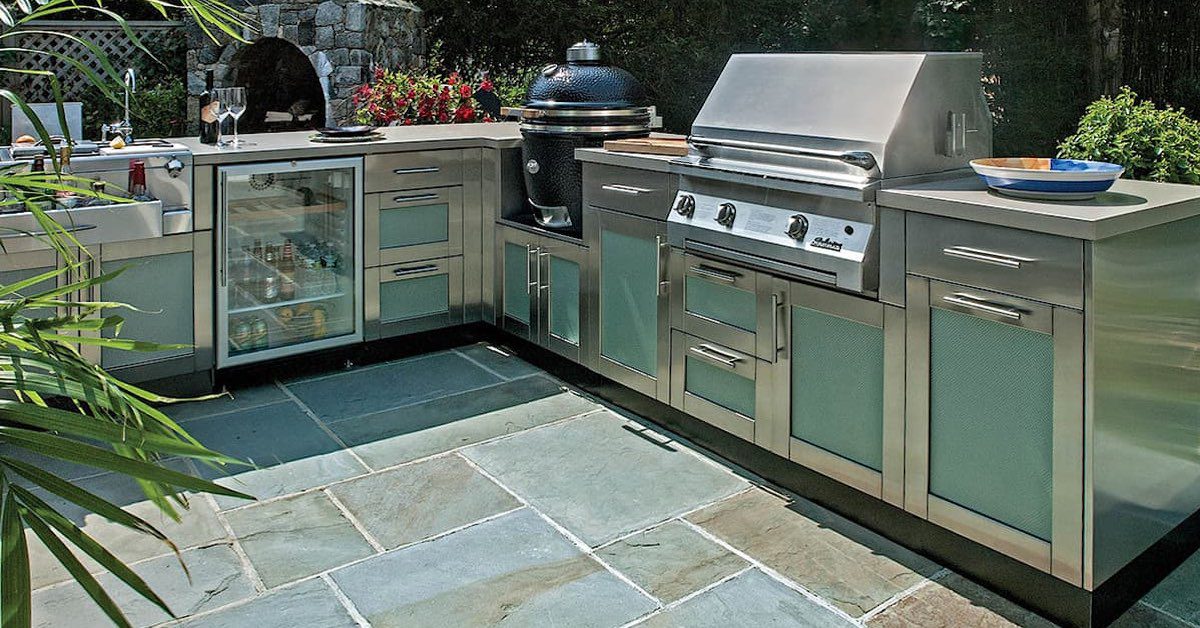 Outdoor Kitchen Appliances! 5 Must-Haves You Can't Go Without