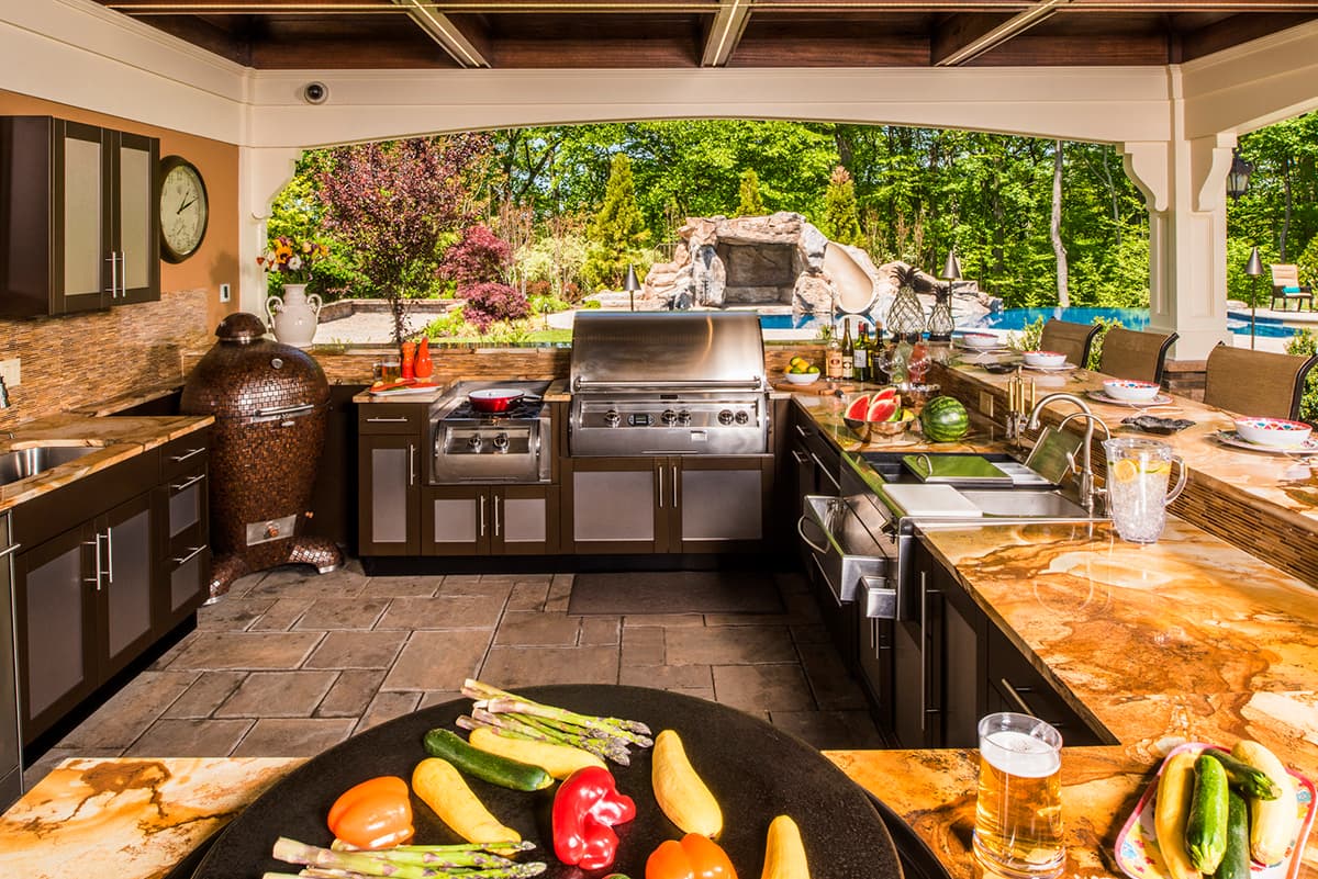 outdoor kitchen in backyard