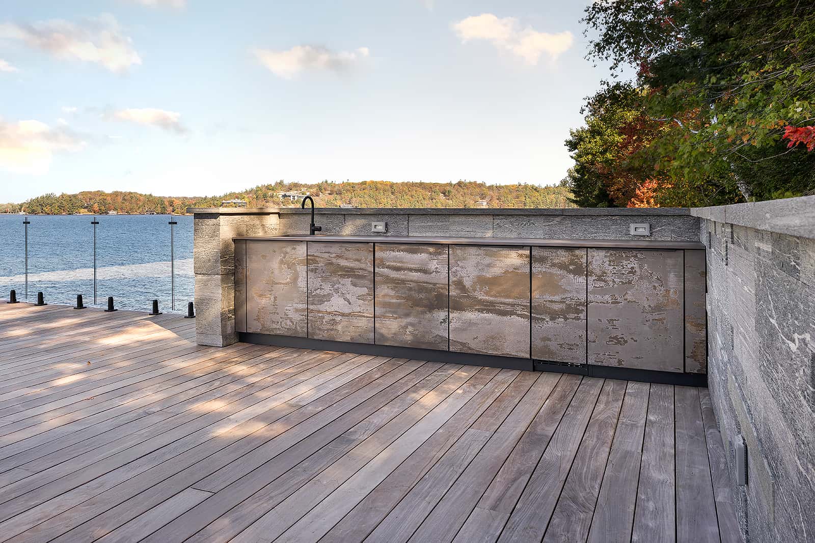 Outdoor kitchen in Muskoka