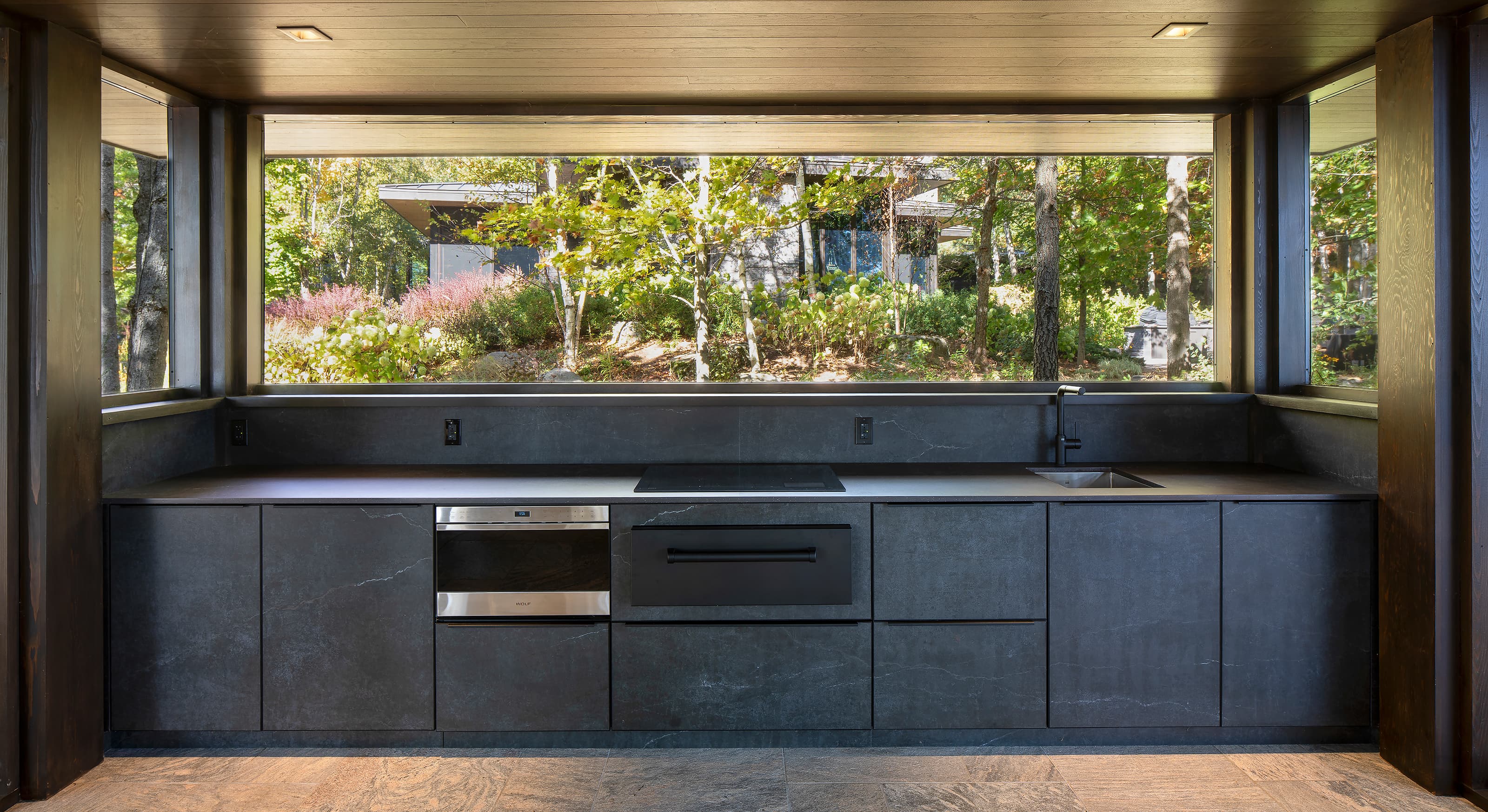 outdoor servery in beautiful backyard