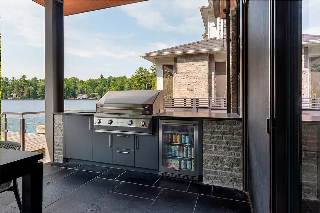 outdoor kitchen by the lake in Muskoka