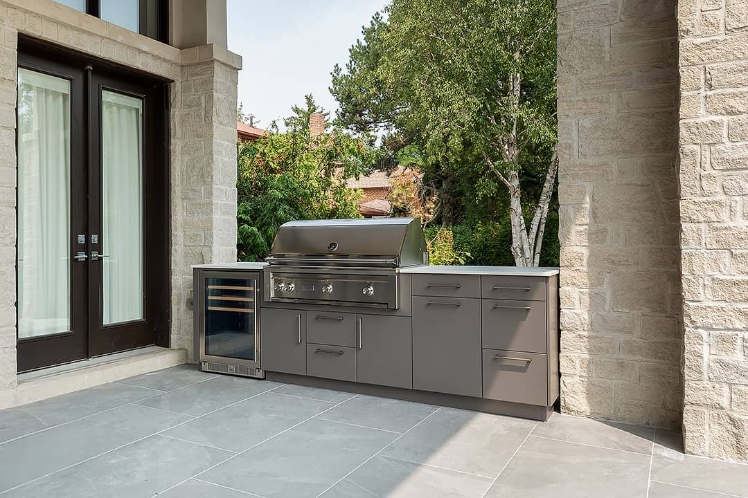 small outdoor galley kitchen