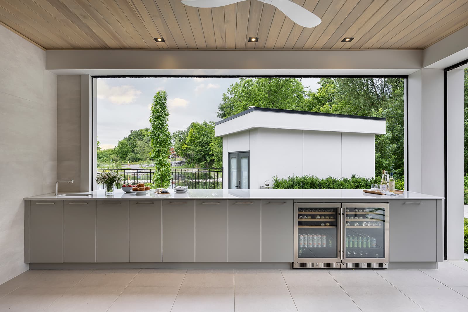 outdoor servery in beautiful backyard