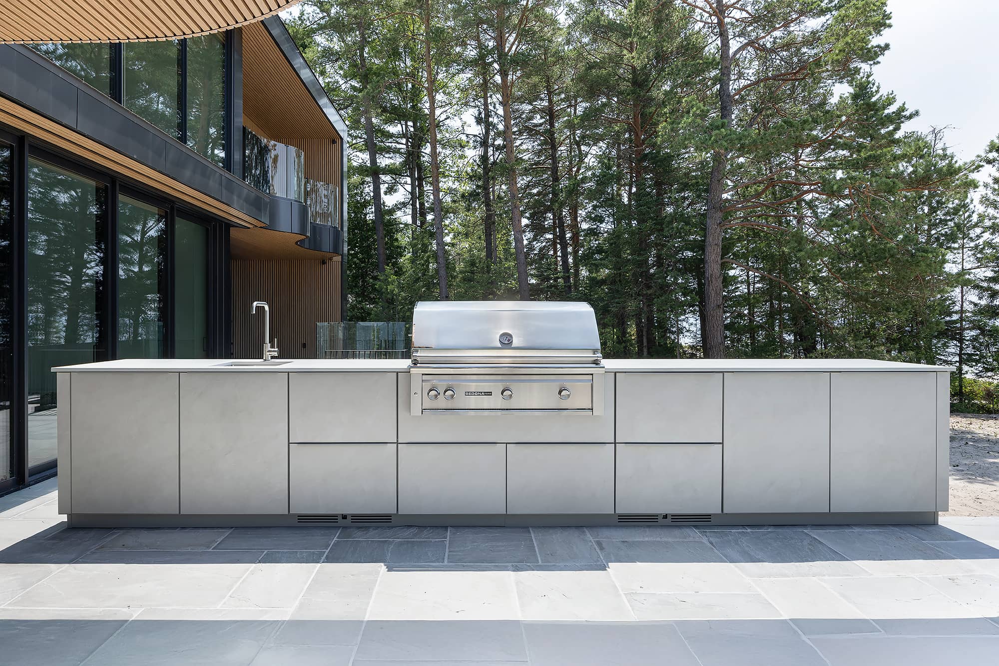 AS cabinet in Argentium with Sedona grill