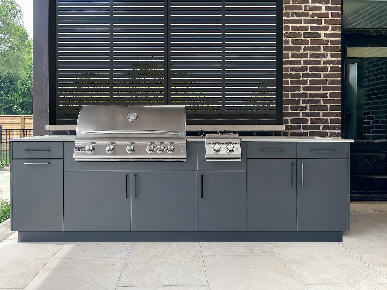 Alumina cabinetry in graphite with Blaze grill