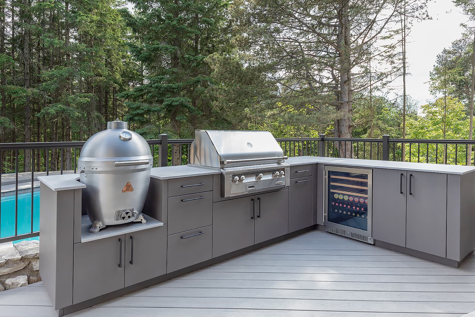Alumina outdoor cabinetry in backyard