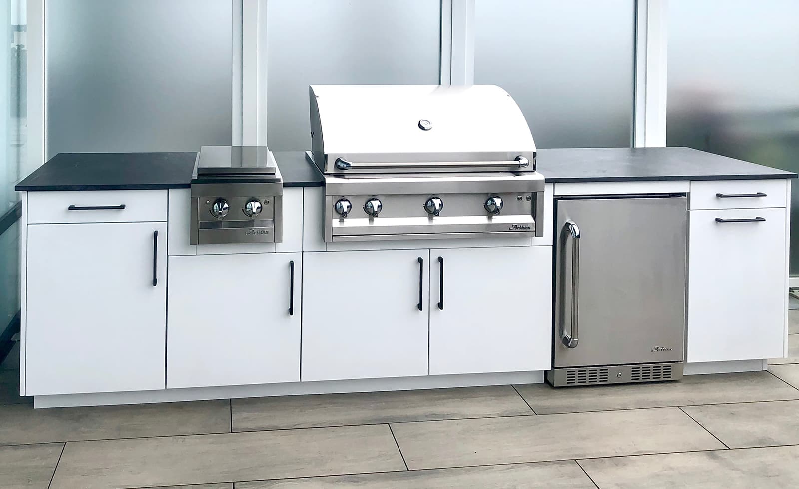 Alumina outdoor cabinetry in backyard