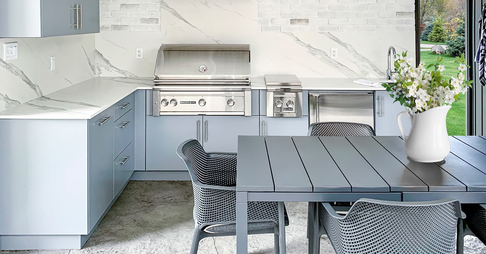 outdoor kitchen cabinetry
