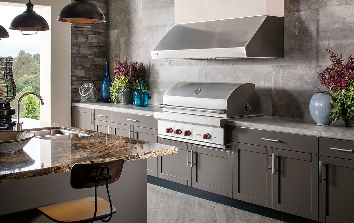 outdoor kitchen cabinetry