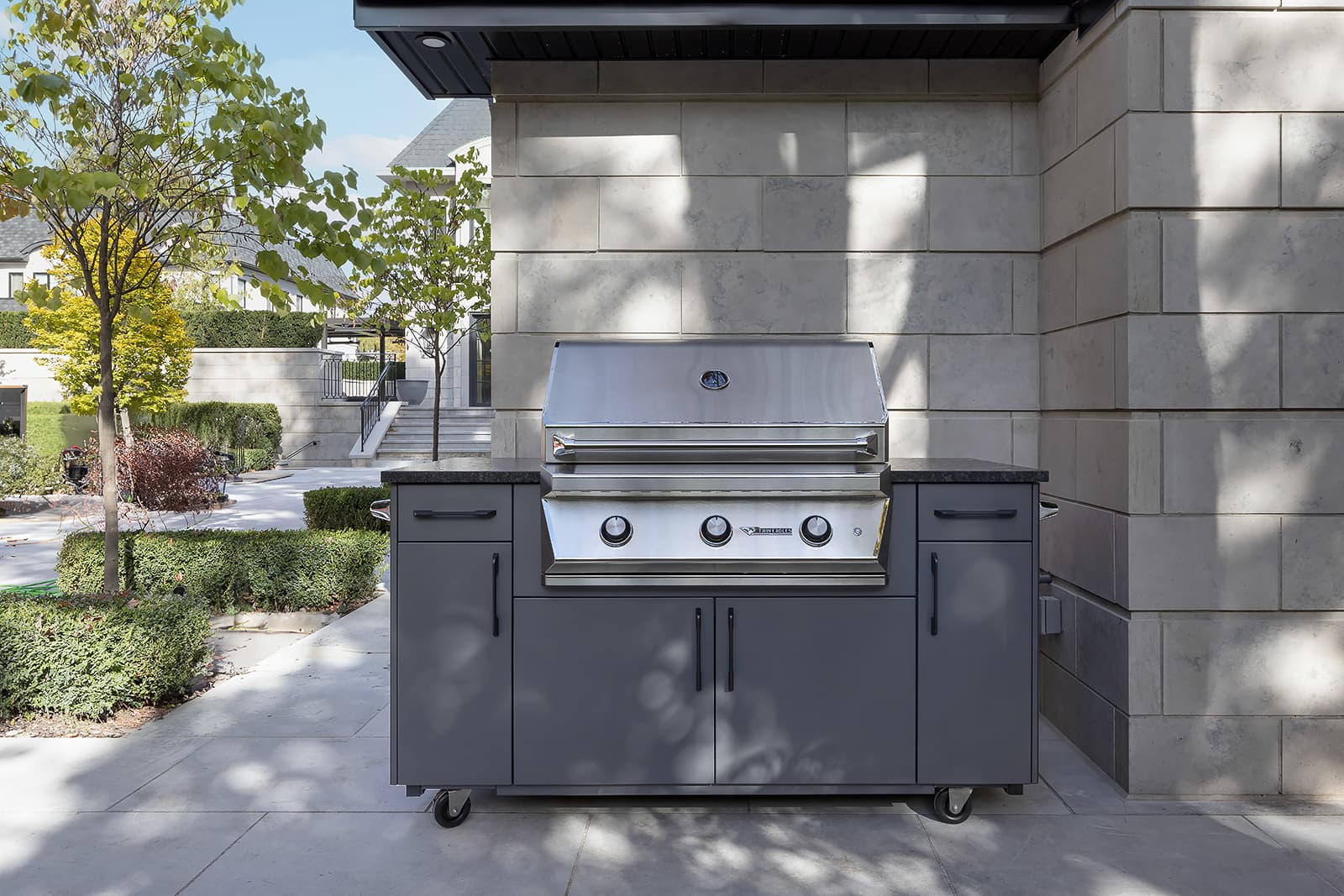 Twin Eagle grill on Alumina cart