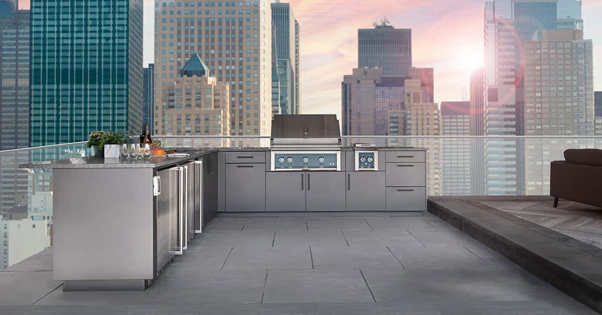 outdoor kitchenn on condo rooftop terrace