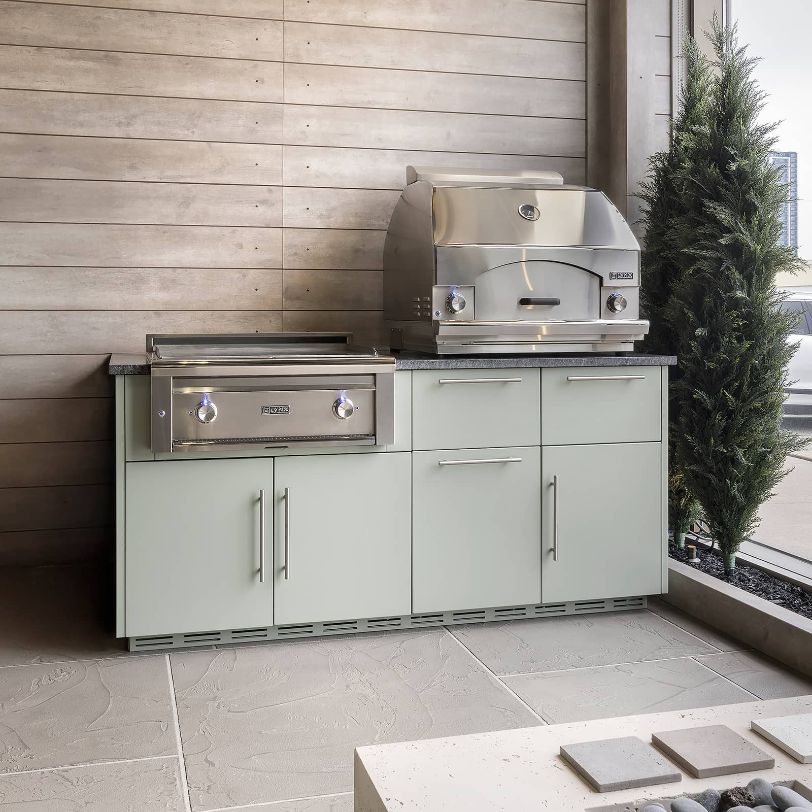 Lynx Asado Cooktop and Napoli Oven on Alumina cabinetry