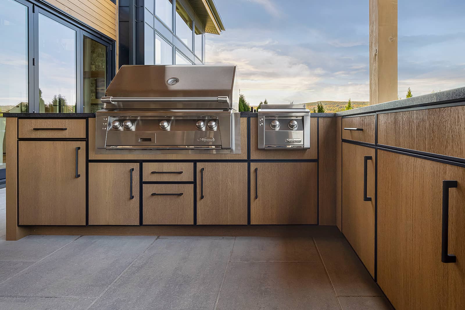 NatureKast wood grain finish