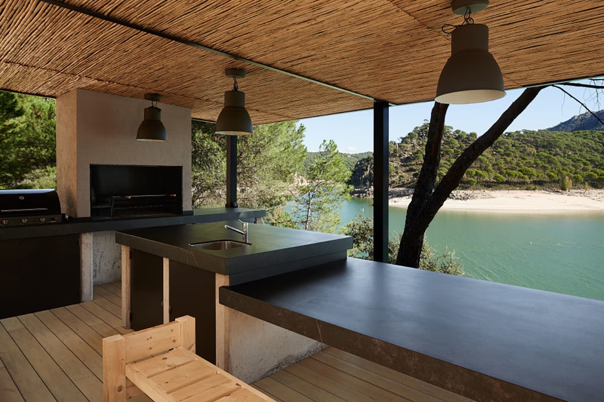 outdoor kitchen countertop